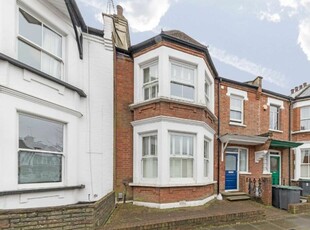 4 bedroom terraced house for rent in Annington Road, London, N2