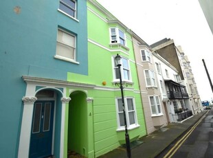 4 bedroom town house for rent in Crescent Place, BN2