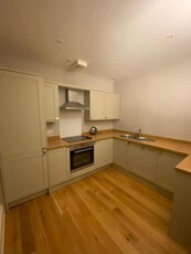 5 bedroom flat for rent in South Clerk Street, Newington, Edinburgh, EH8