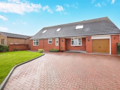 Bungalow for sale in Delph Bank, Walton, Chesterfield S40