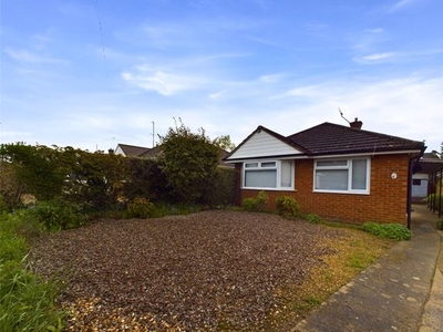 Bungalow to rent in Coltham Road, Cheltenham, Gloucestershire GL52