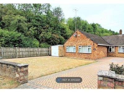 Bungalow to rent in Micklefield Road, High Wycombe HP13
