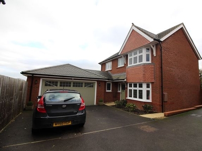 Detached house to rent in Heol Sirhowy, Caldicot, Mon. NP26