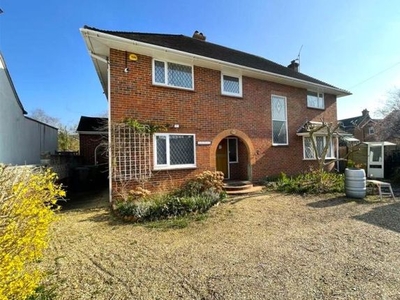 Detached house to rent in Rideway Close, Camberley GU15