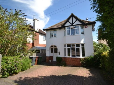 Detached house to rent in The Crosspath, Radlett WD7