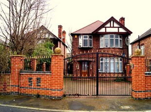Detached house to rent in Tranby Gardens, Nottingham NG8