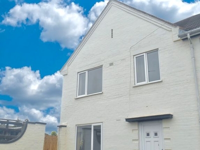 End terrace house to rent in Arden Place, Wolverhampton WV14