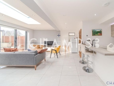 End terrace house to rent in Barnes Avenue, London SW13