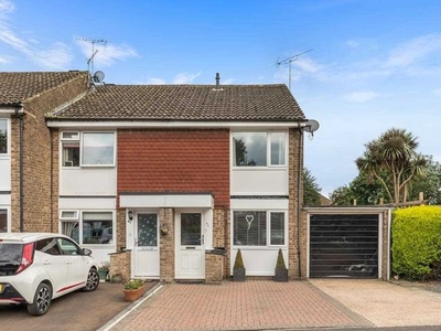 End terrace house to rent in Sycamore Avenue, Horsham RH12