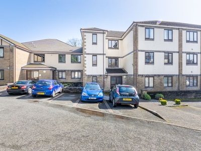 Flat for sale in Apt. 36 Royal Court, Onchan IM3