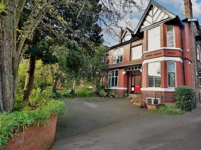 Flat for sale in Elm Road, Didsbury, Manchester M20