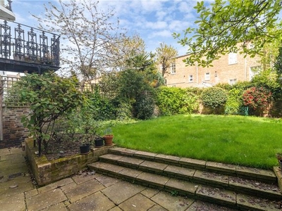Flat for sale in Redcliffe Gardens, London SW10