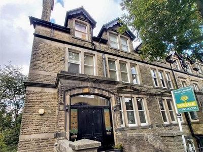 Flat for sale in St James Terrace, Buxton, Derbyshire SK17