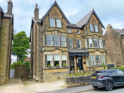 Flat for sale in West Cliffe Mount, Harrogate HG2