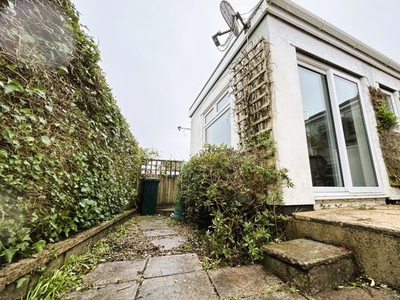 Flat to rent in 25 Bosvenna View, Bodmin, Cornwall PL31