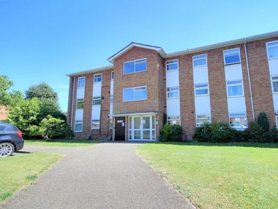 Flat to rent in Bath Road, Reading, Berkshire RG1