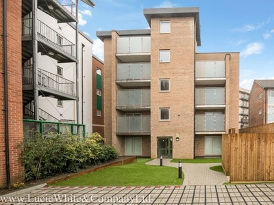 Flat to rent in Bensham Lane, Croydon CR0