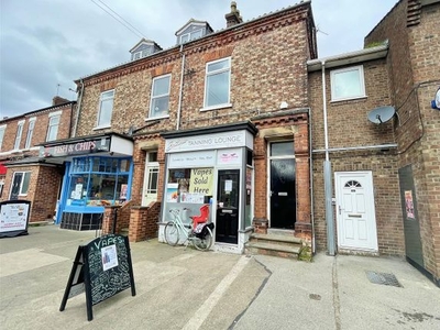 Flat to rent in Burton Stone Lane, York YO30