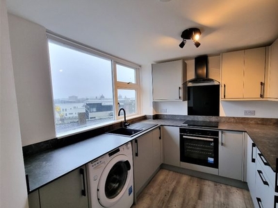 Flat to rent in Chapel Court, City Centre, Aberdeen AB11