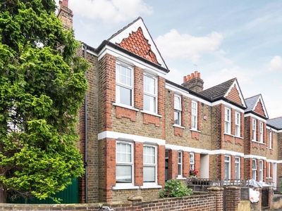 Flat to rent in Chilton Road, Richmond TW9