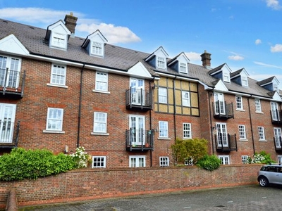 Flat to rent in Chime Square, St Albans AL3