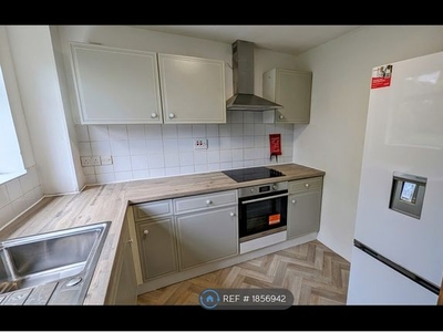Flat to rent in Clive House, Croydon CR0