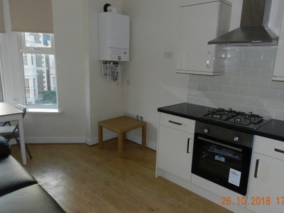 Flat to rent in Colum Road, Cathays, Cardiff CF10