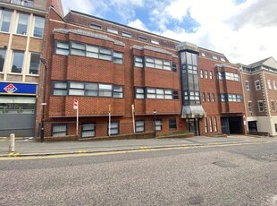 Flat to rent in Corporation Street, High Wycombe HP13