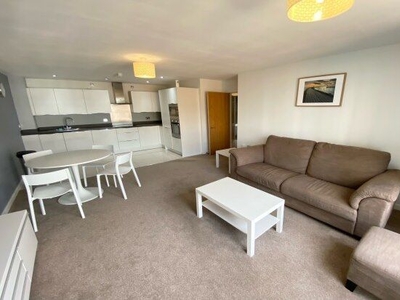 Flat to rent in Davaar House, Cardiff CF11