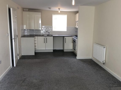 Flat to rent in Ferridays Fields, Woodside, Telford TF7