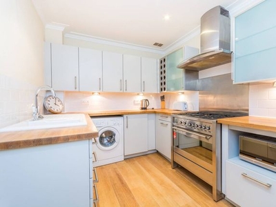Flat to rent in Fitzroy Square, Fitzrovia, London W1T