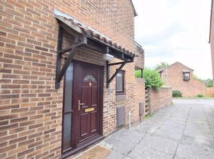 Flat to rent in Flatford Place, Kidlington OX5