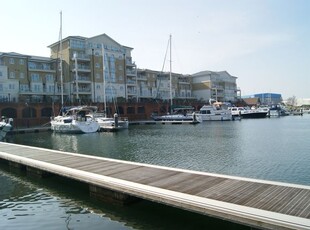 Flat to rent in Hamilton Quay, Eastbourne BN23