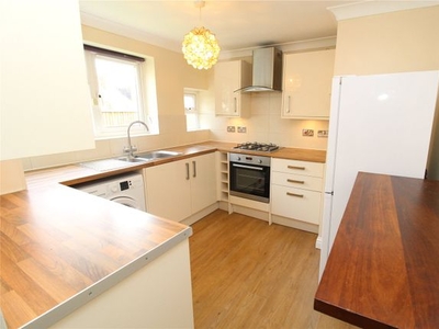 Flat to rent in Hawthorn Avenue, Brentwood CM13