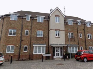 Flat to rent in Haywood Avenue, Minster On Sea, Sheerness ME12