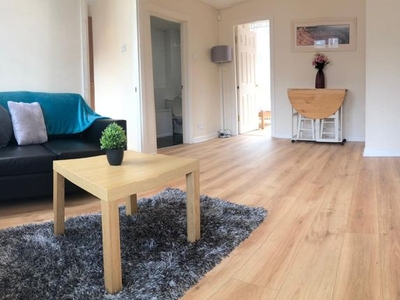 Flat to rent in Henry Street, Liverpool L1