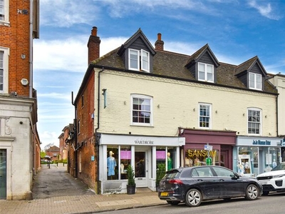 Flat to rent in High Street, Marlow, Buckinghamshire SL7
