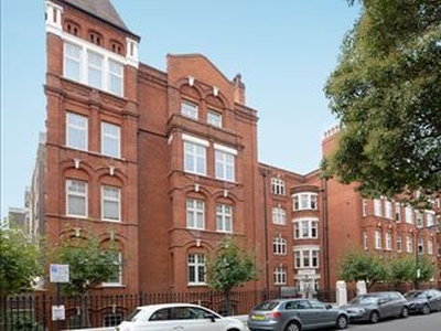 Flat to rent in King Street, London W6
