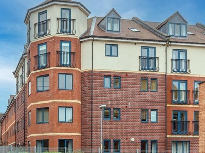 Flat to rent in Magdala Court, The Butts, Worcester WR1