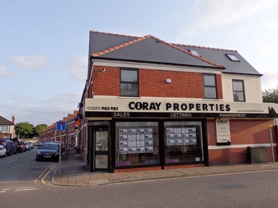 Flat to rent in Maitland St, Whitchurch, Cardiff CF14