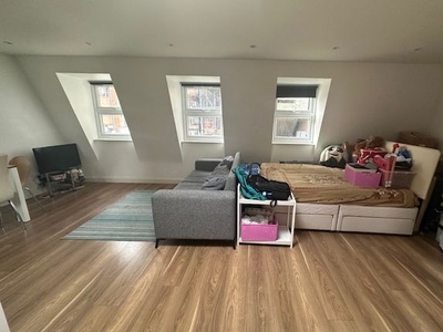 Flat to rent in Manchester Street, Luton LU1