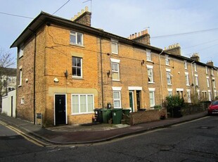 Flat to rent in Marsham Street, Maidstone ME14