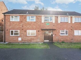 Flat to rent in Parkhouse Gardens, Lower Gornal, Dudley DY3