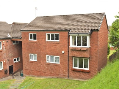 Flat to rent in Pine Court, Plantation Lane, Newtown, Powys SY16