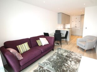 Flat to rent in Pinnacle Apartments, Saffron Square, Croydon CR0