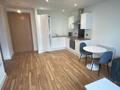 Flat to rent in Pomona Strand, Old Trafford, Manchester M16