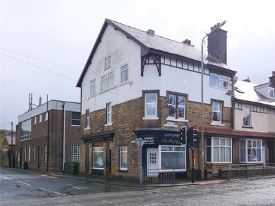 Flat to rent in Poplar Terrace, Bingley, West Yorkshire BD16