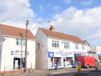 Flat to rent in Rayleigh Road, Eastwood, Leigh-On-Sea SS9