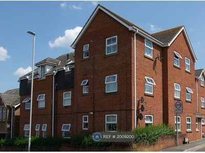 Flat to rent in Sea View Road, Parkstone, Poole BH12