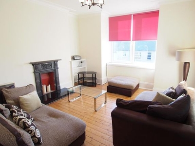 Flat to rent in Seaforth Road, Top Left AB24
